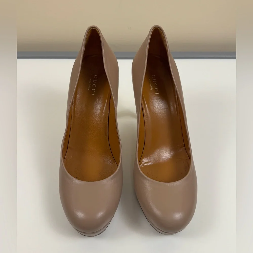 Gucci Nappa Charlotte Leather Pump in Winter Rose - Picture 5 of 12